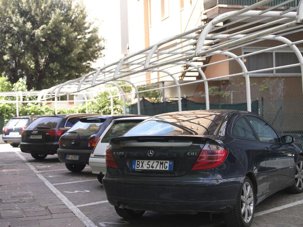 Residence Eurogarden Rimini Exterior photo